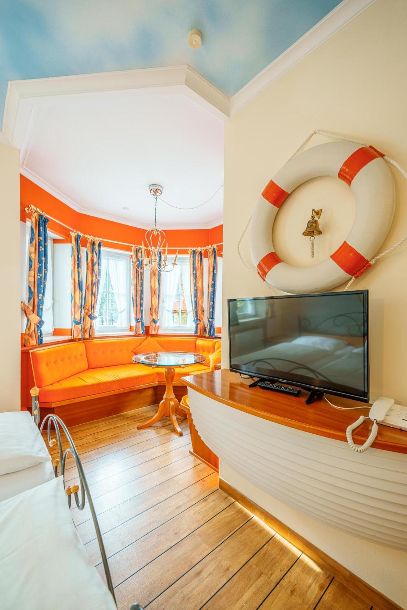 Koenig Ludwig Design Hotel Neu Zimmer Mit Sauna Oder Whirlpool Oder Mehr Altotting Bagian luar foto
