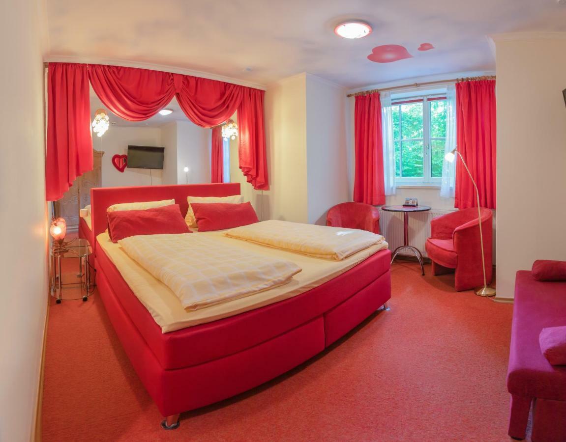 Koenig Ludwig Design Hotel Neu Zimmer Mit Sauna Oder Whirlpool Oder Mehr Altotting Bagian luar foto